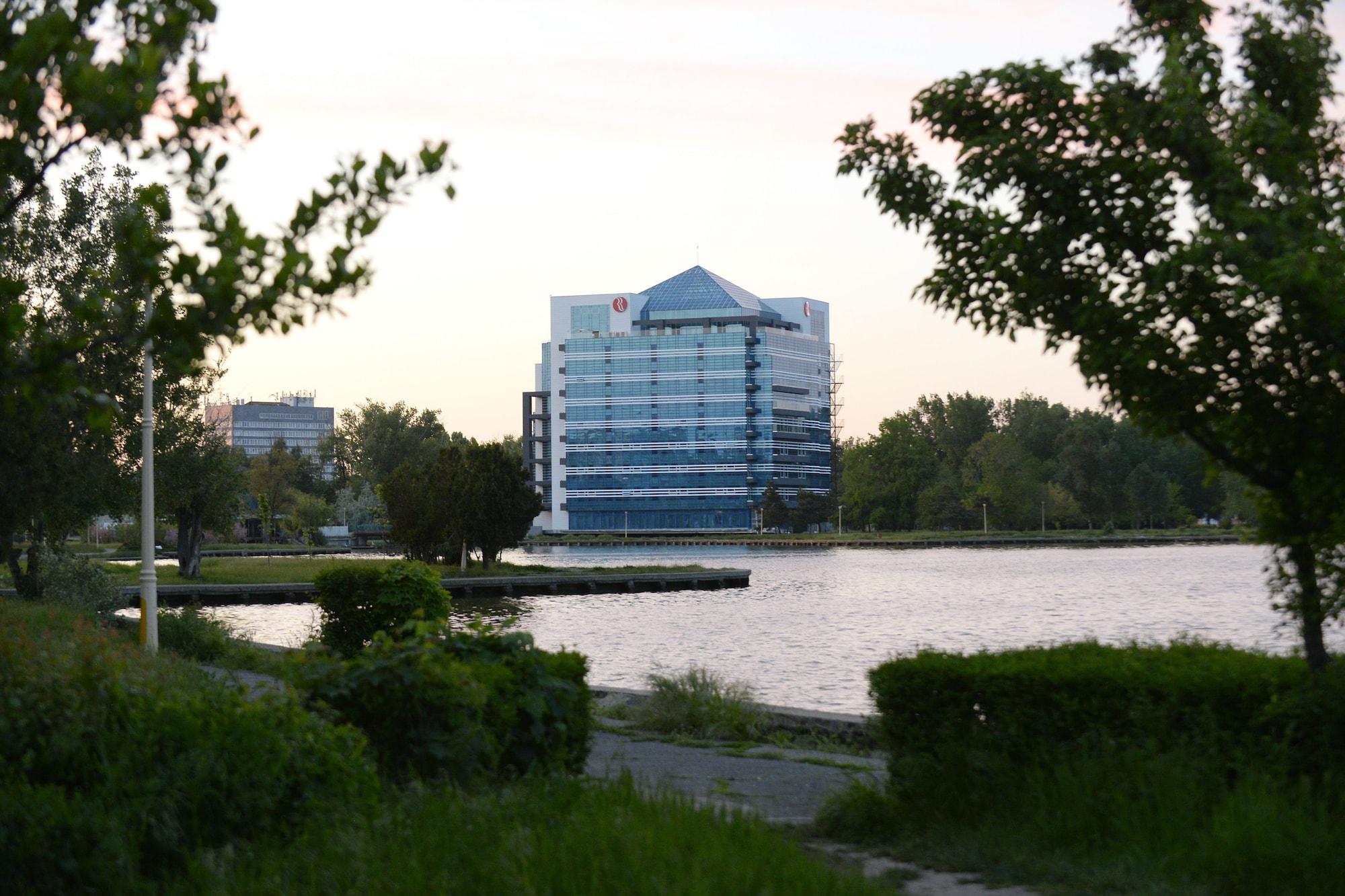 Ramada By Wyndham 4*
