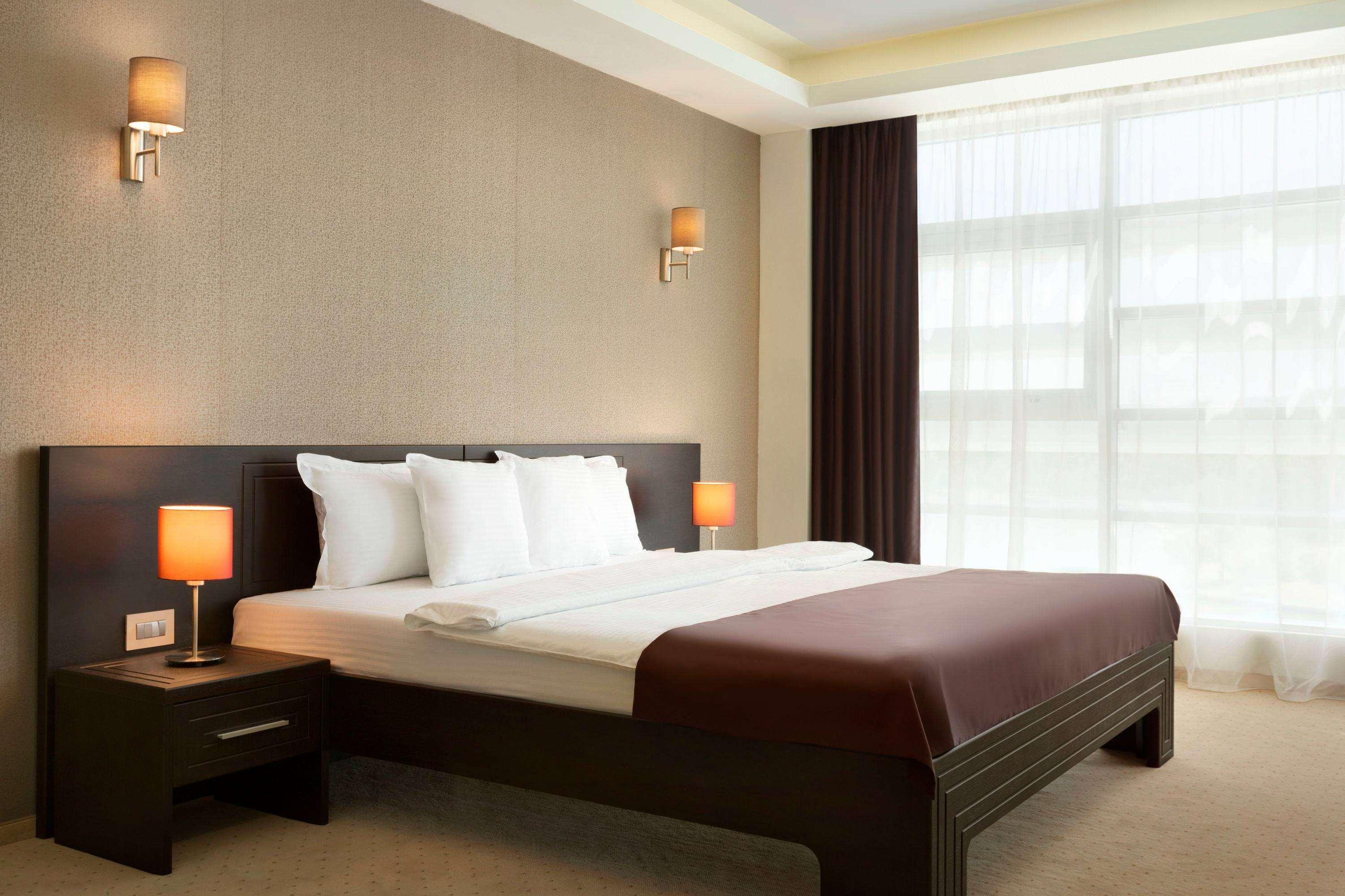 Ramada By Wyndham מלון